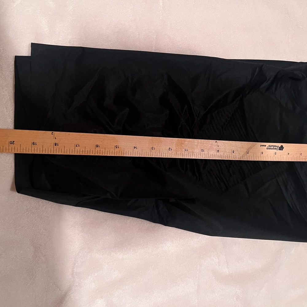 SPANX Shorts - Picture 6 of 9